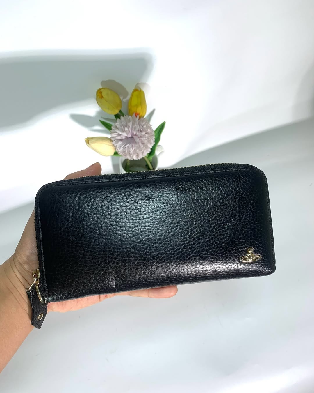 Ví đen da bê của Vivienne Westwood kèm móc khoá da thật 2