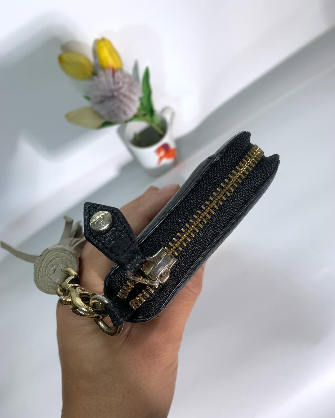 Ví đen da bê của Vivienne Westwood kèm móc khoá da thật 3