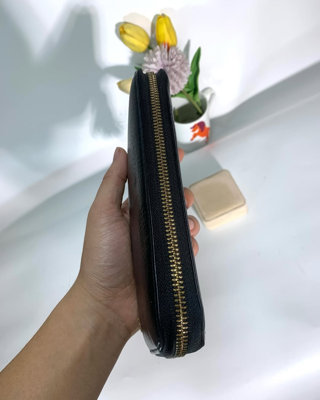 Ví đen da bê của Vivienne Westwood kèm móc khoá da thật 6