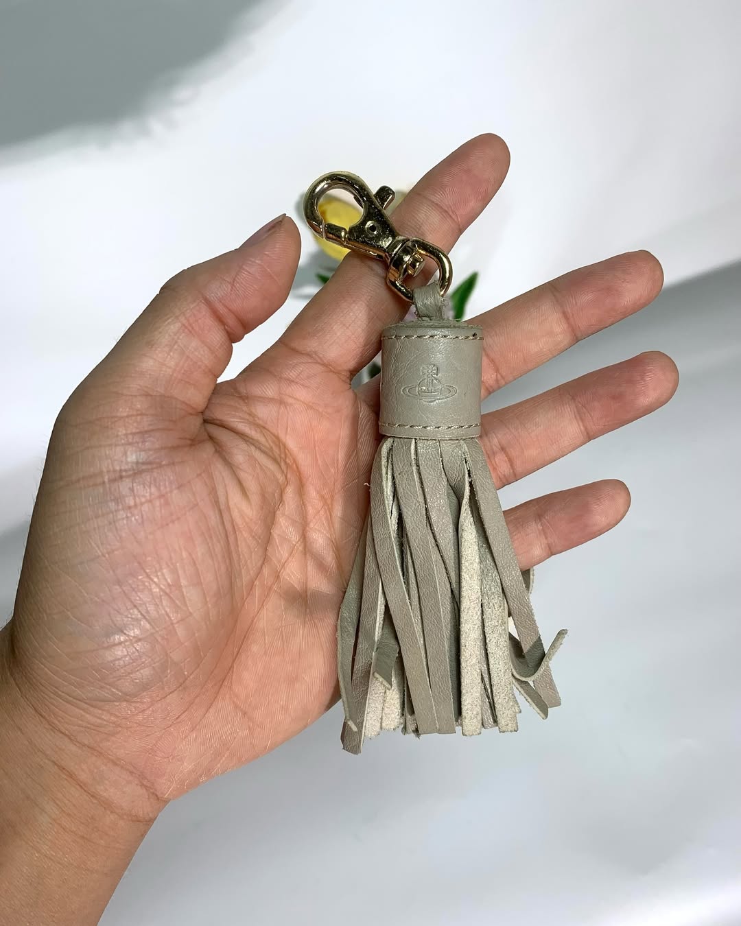 Ví đen da bê của Vivienne Westwood kèm móc khoá da thật 9